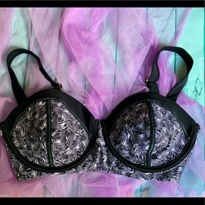 Cupped bra print bikini top